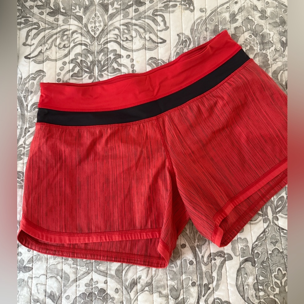 Lululemon groovy run shorts